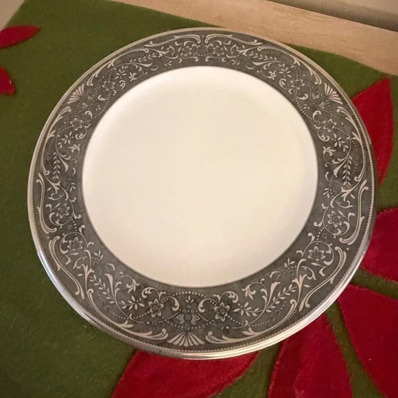 NWT Noritake Silver Palace 9” Accent Plate Set of 3